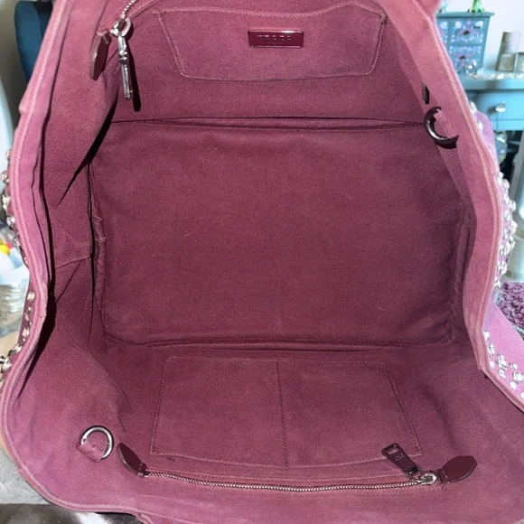 Authentic Prada Canapa - Picture 7 of 16